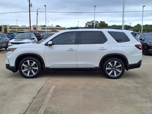 Used 2024 Honda Pilot Touring image 6