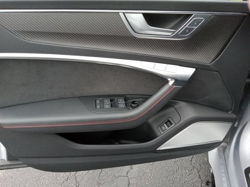 Used 2022 Audi RS 7 Sportback AWD/4WD image 9