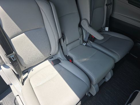 Used 2024 Honda Odyssey EX-L image 17