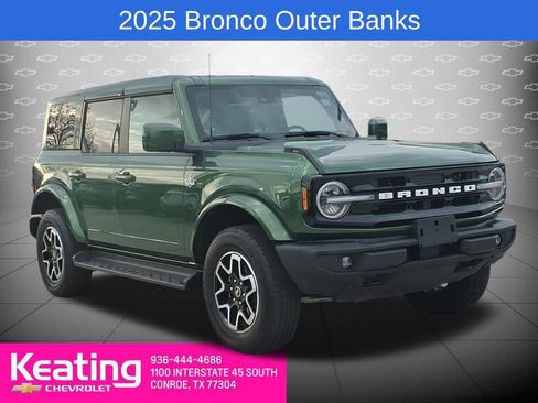 Used 2025 Ford Bronco Outer Banks AWD/4WD image 1