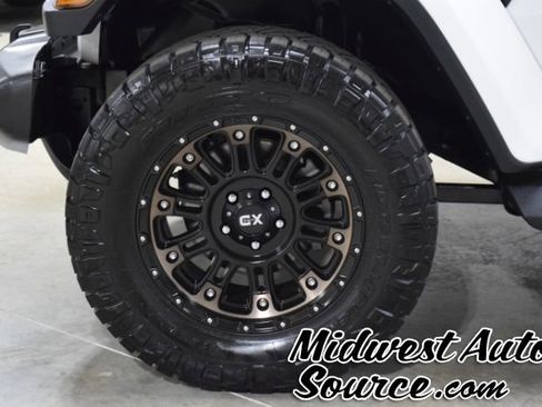 Used 2020 Jeep Gladiator Overland image 7