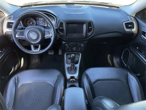 Used 2019 Jeep Compass Latitude image 11