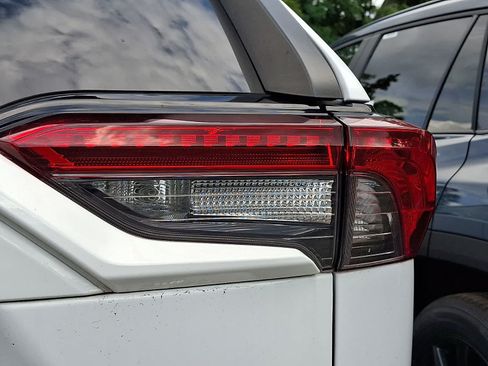 Used 2023 Toyota RAV4 XLE AWD/4WD image 9