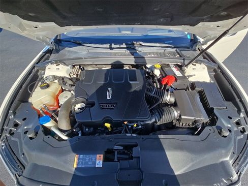 Used 2018 Lincoln Continental Reserve image 31