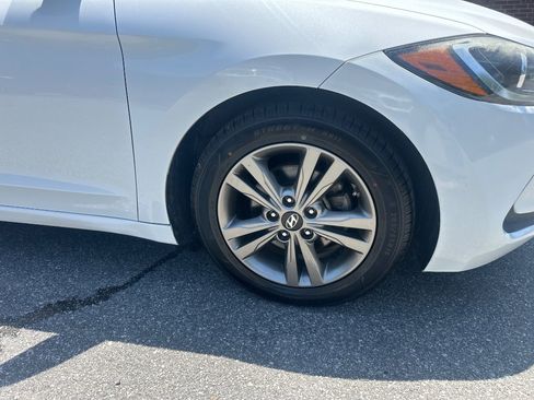 Used 2017 Hyundai Elantra SE FWD image 38