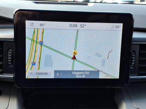 Used 2024 Ford Explorer XLT w/ Equipment Group 202A image 16