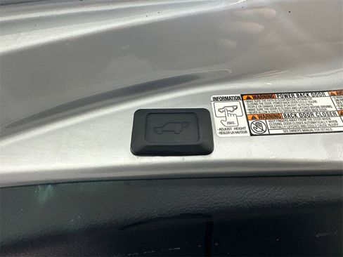 Used 2017 Toyota RAV4 XLE image 20