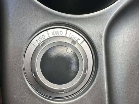 Used 2009 Mitsubishi Outlander XLS AWD/4WD image 38