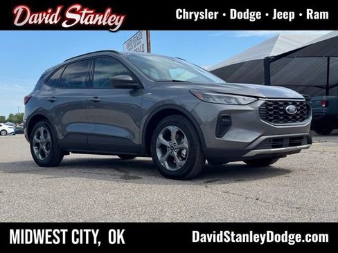 Used 2025 Ford Escape ST-Line FWD image 1