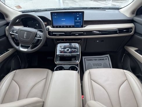 Used 2022 Lincoln Nautilus Reserve image 18