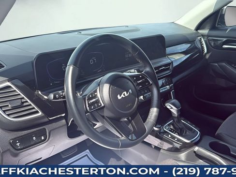 Used 2025 Kia Seltos S AWD/4WD image 32