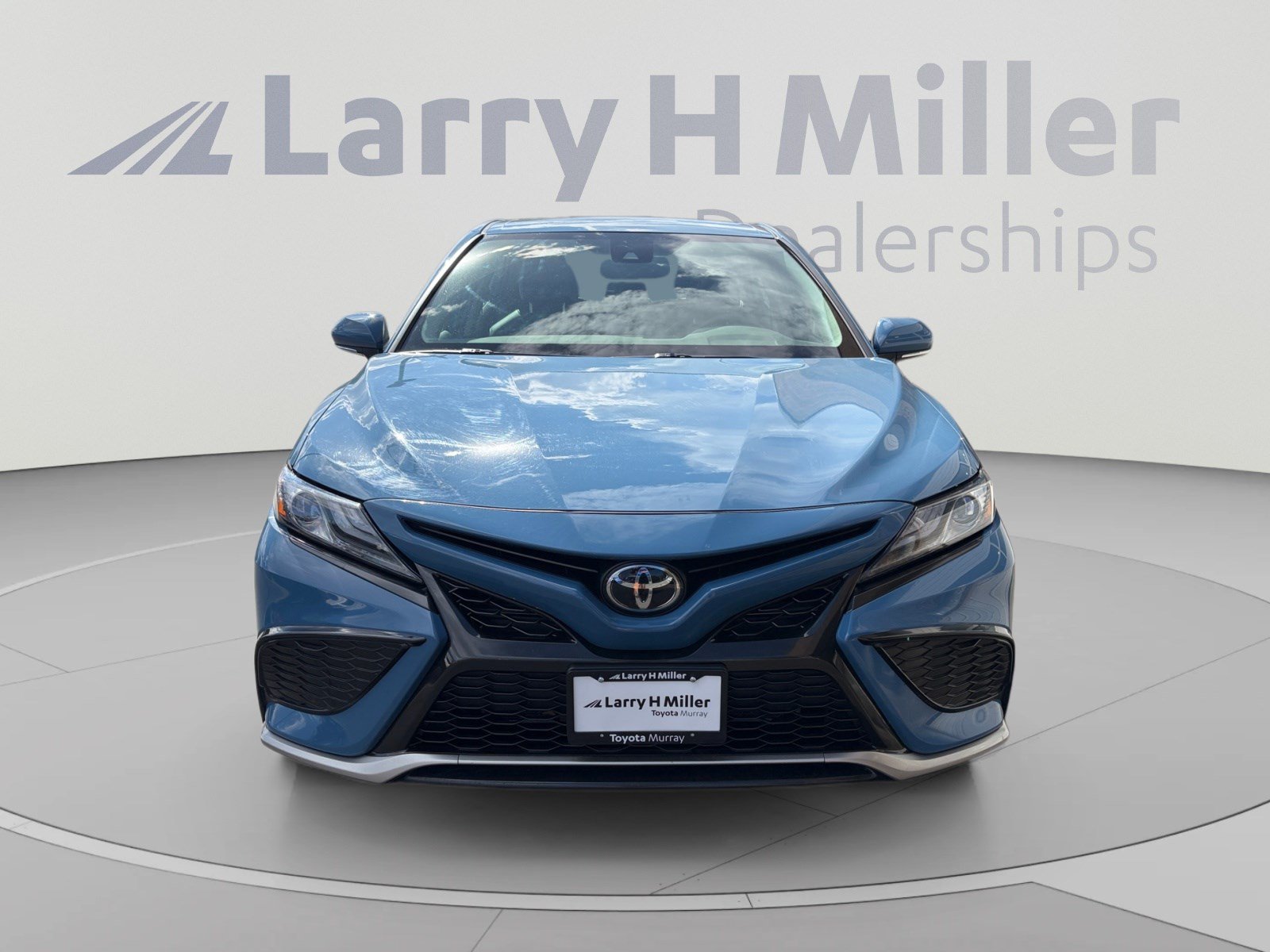 Used 2024 Toyota Camry XSE FWD image 8