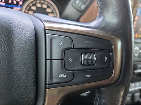 Used 2022 Chevrolet Silverado 1500 High Country w/ Technology Package AWD/4WD image 19