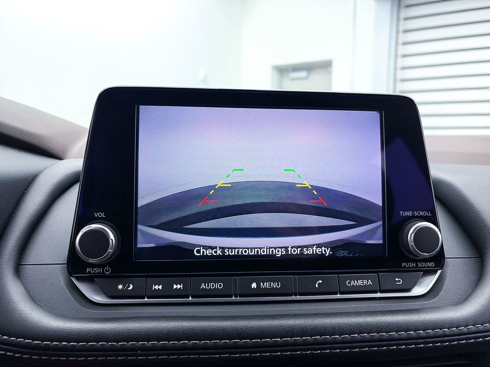 Used 2023 Nissan Rogue SV FWD image 5