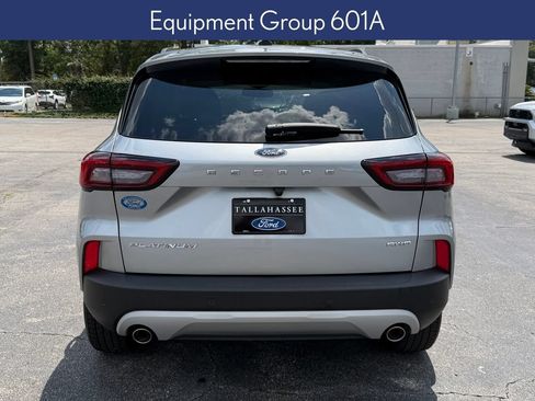 Used 2023 Ford Escape Platinum AWD/4WD image 3
