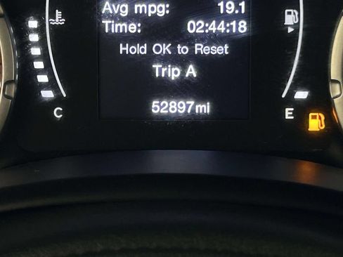 Used 2023 Jeep Renegade Latitude w/ Premium Group AWD/4WD image 30