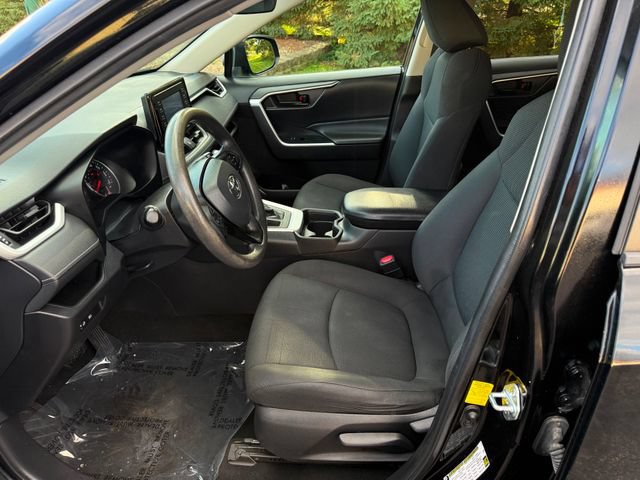 Used 2021 Toyota RAV4 LE w/ Carpet Mat Package (TMS) AWD/4WD image 6