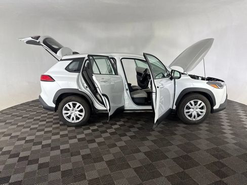 Used 2023 Toyota Corolla Cross L AWD/4WD image 14
