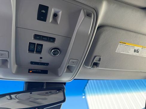 Used 2019 GMC Yukon Denali w/ Denali Ultimate Package image 35