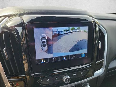 Used 2022 Chevrolet Traverse RS image 22