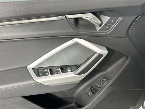 Used 2024 Audi Q3 2.0T Premium image 24