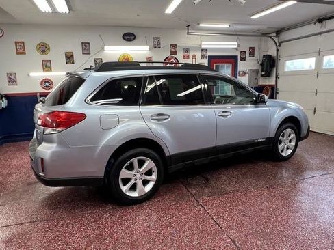 Used 2014 Subaru Outback 2.5i Premium w/ Moonroof Package AWD/4WD image 3