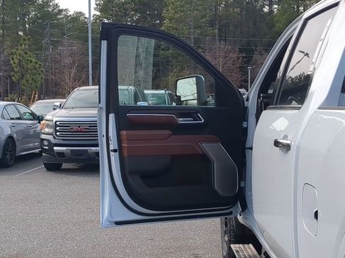 New 2026 GMC Sierra 2500 Denali Ultimate image 19