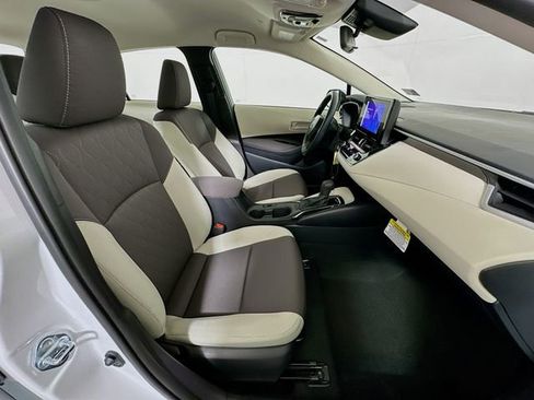 Certified 2025 Toyota Corolla LE image 27