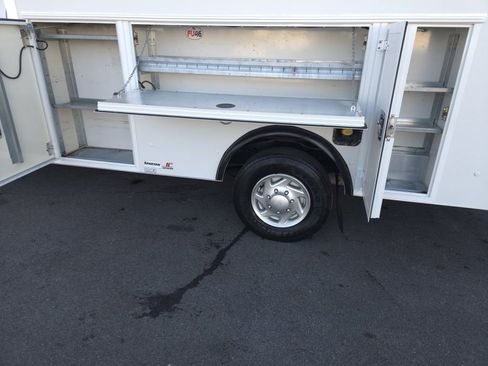 Used 2014 Ford E-350 and Econoline 350 Super Duty w/ Power Windows & Locks Group image 4