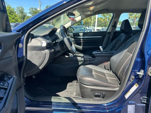 Used 2023 Nissan Altima 2.5 SR FWD image 6