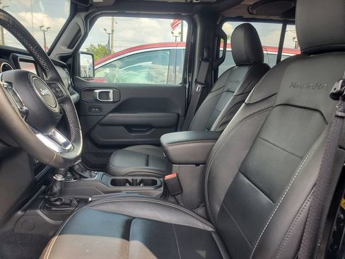 Used 2023 Jeep Wrangler Unlimited Sahara w/ Cold Weather Group AWD/4WD image 5