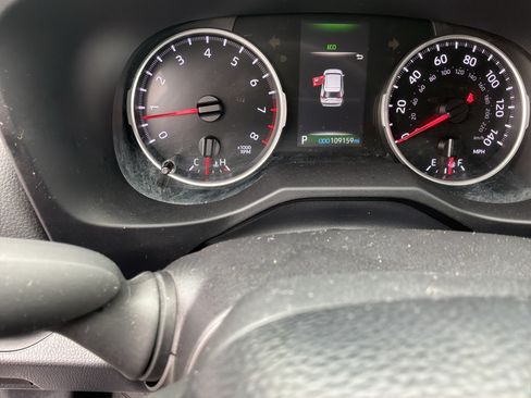 Used 2021 Toyota RAV4 LE FWD image 25