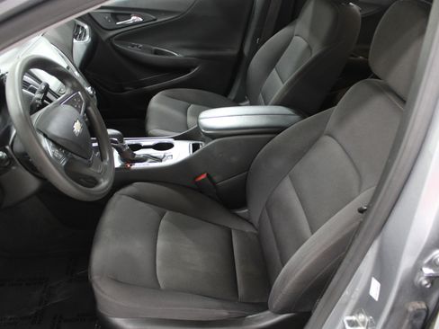 Used 2024 Chevrolet Malibu LT image 3