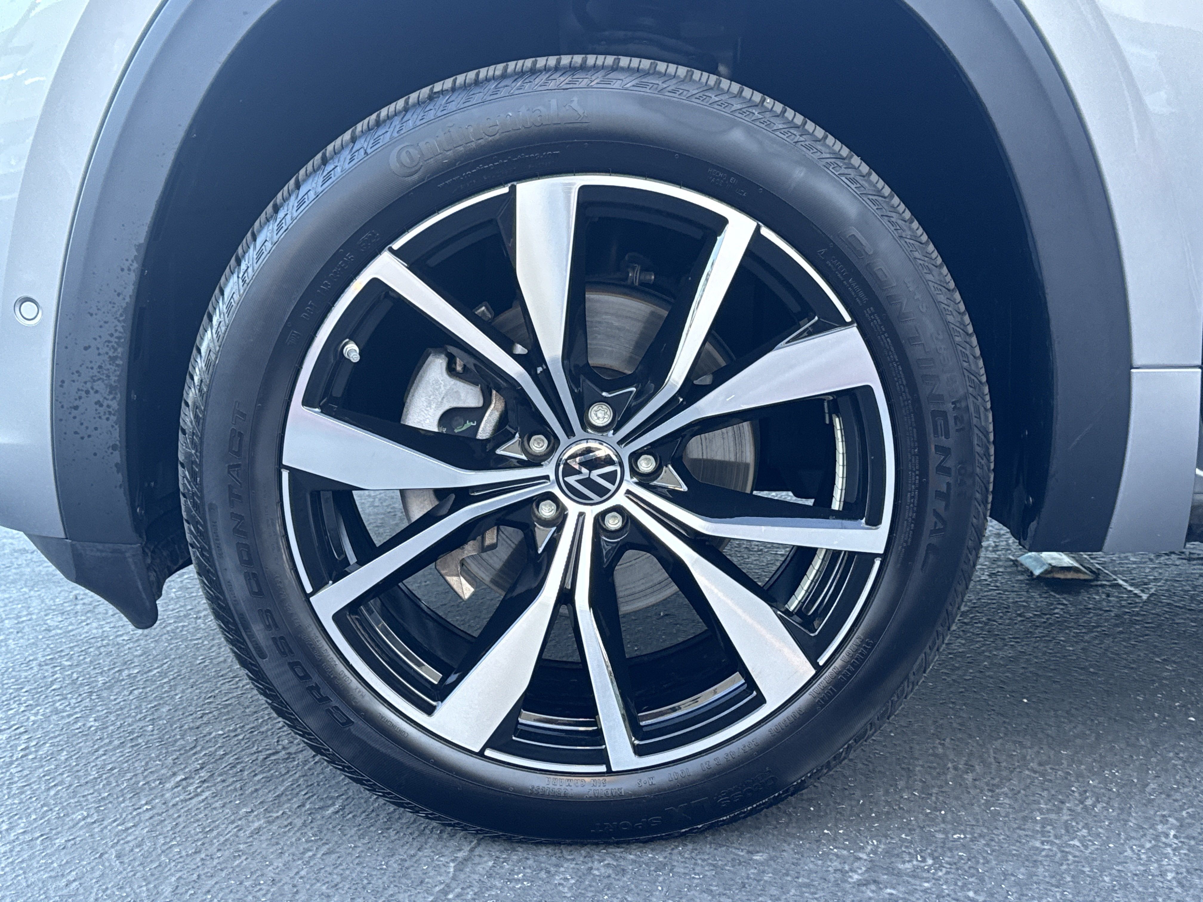 Used 2025 Volkswagen Atlas SEL Premium R-Line AWD/4WD image 12