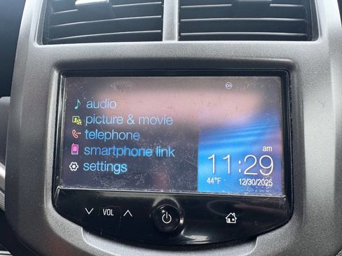 Used 2016 Chevrolet Sonic LT w/ Fun and Sun Package image 15