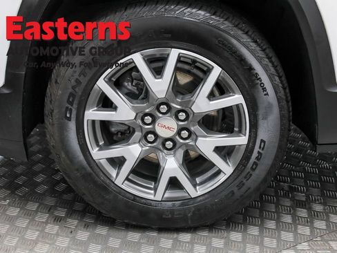 Used 2022 GMC Acadia SLE image 35