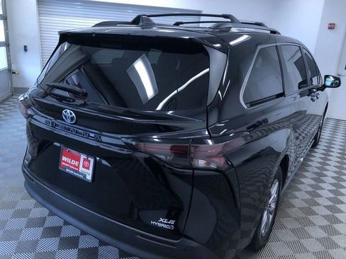 Used 2023 Toyota Sienna XLE image 35