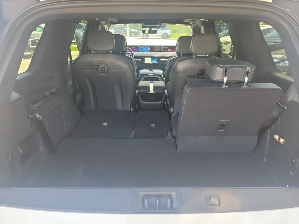 New 2025 Lincoln Navigator Reserve w/ Jet Appearance Package AWD/4WD image 6