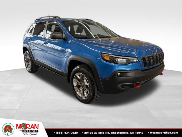 Used 2019 Jeep Cherokee Trailhawk w/ Cold Weather Group AWD/4WD image 3