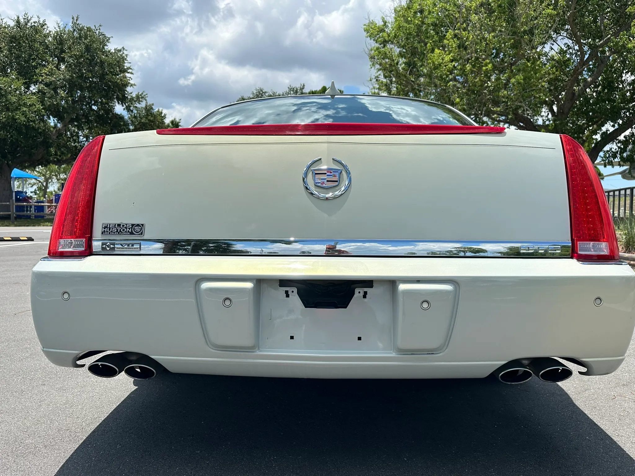 Used 2010 Cadillac DTS Luxury FWD image 12