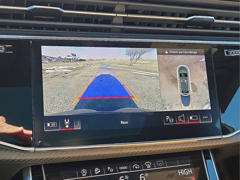 Used 2024 Audi RS Q8 4.0T image 27