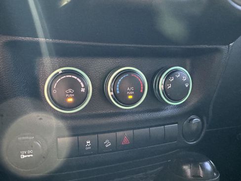 Used 2016 Jeep Wrangler Unlimited Sport AWD/4WD image 19