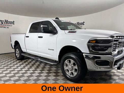 Used 2025 RAM 2500 Big Horn AWD/4WD image 4