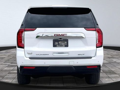 Used 2022 GMC Yukon XL SLT w/ SLT Luxury Package AWD/4WD image 4