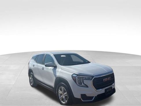 Used 2024 GMC Terrain SLE image 5
