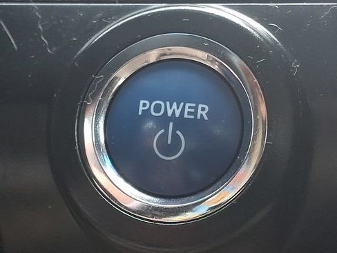 Used 2013 Toyota Camry LE FWD image 25