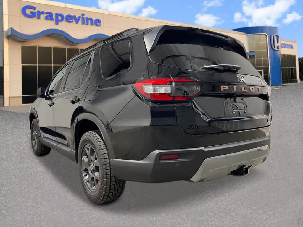 New 2026 Honda Pilot TrailSport image 3