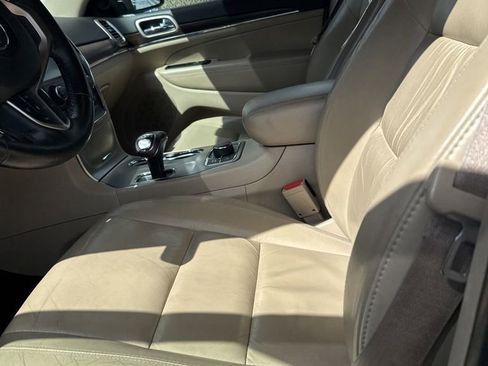 Used 2014 Jeep Grand Cherokee Limited AWD/4WD image 4