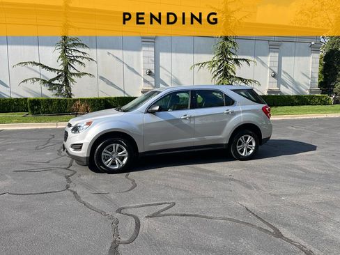 Used 2017 Chevrolet Equinox LS FWD image 1