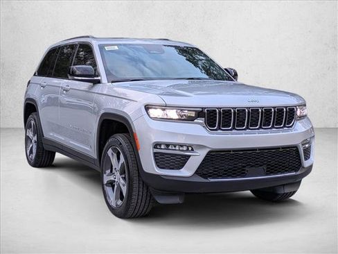 New 2025 Jeep Grand Cherokee Limited image 9